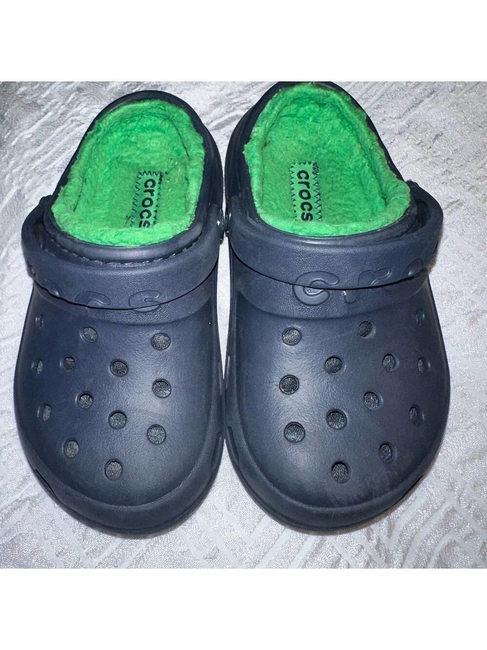 Excellent PreOwned Condition Child Size 11 Navy Blue Lined Crocs Sandals
